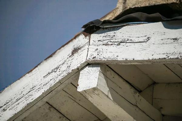 Réfection des bandeaux de toiture avant en Isère