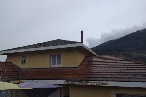 Habillage de bandeaux de toiture en acier galvanisé thermolaqué en Grésivaudan