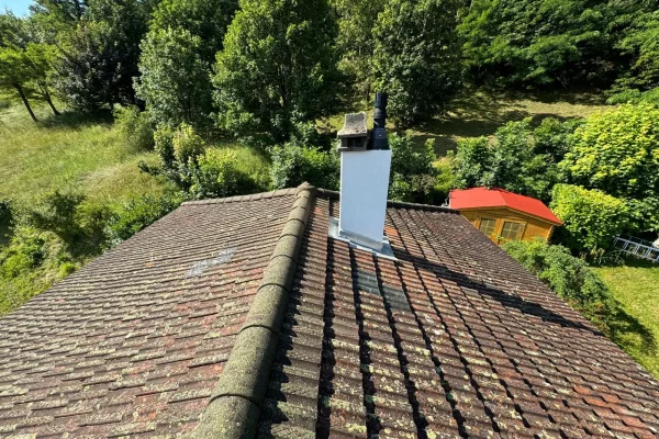 Réfection complète de toiture en tuiles terre cuite en Isère à Seyssins avant