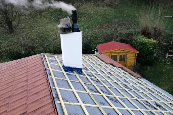 Réfection complète de toiture en tuiles terre cuite en Isère